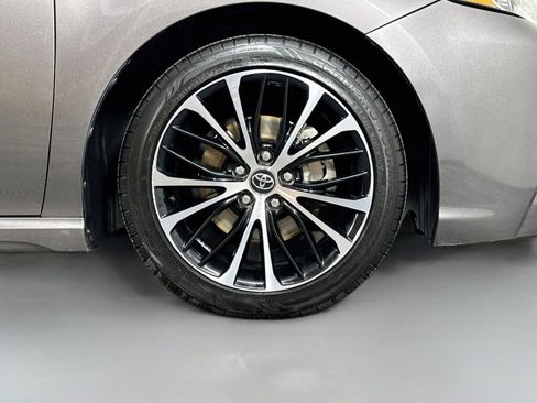 Used 2020 Toyota Camry SE FWD image 38