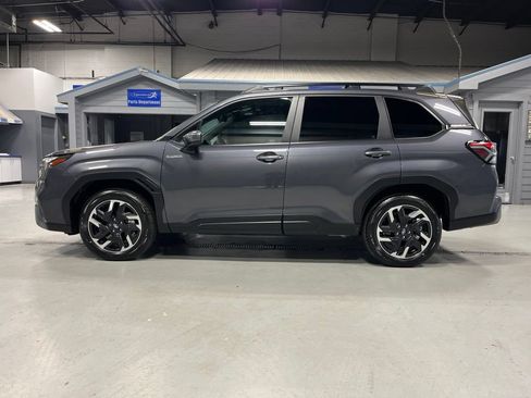 Used 2026 Subaru Forester Premium AWD/4WD image 4
