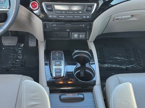 Used 2022 Honda Pilot Touring image 14