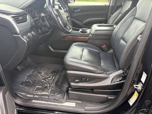 Used 2019 Chevrolet Suburban LT AWD/4WD image 10