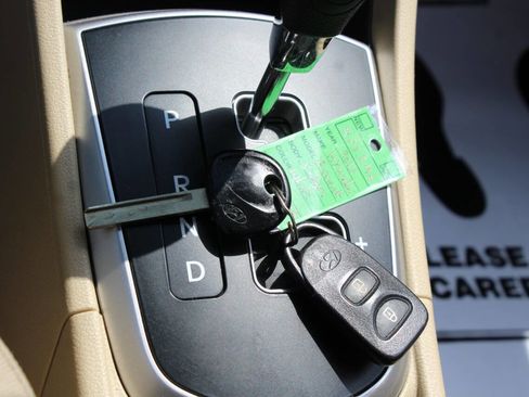 Used 2013 Hyundai Accent GLS image 28