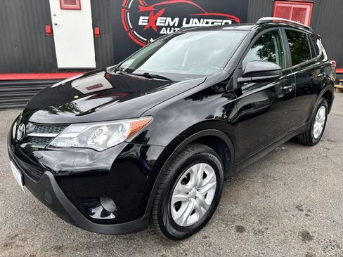 Used 2015 Toyota RAV4 LE AWD/4WD image 1