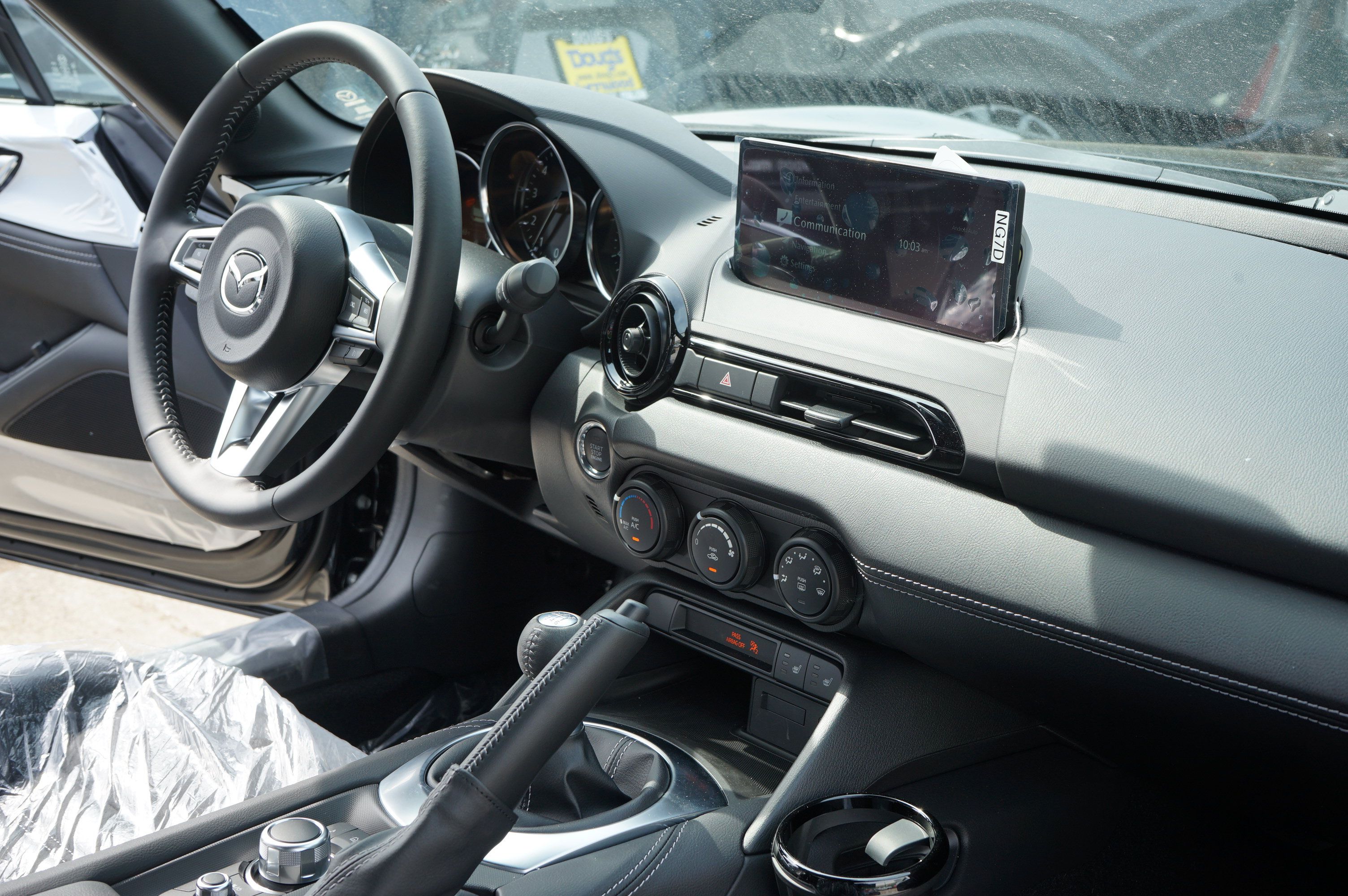 New 2026 MAZDA MX-5 Miata Club w/ Interior Package RWD image 15