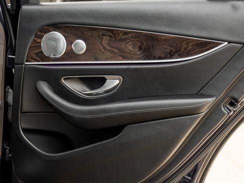 Used 2017 Mercedes-Benz E 300 4MATIC image 33