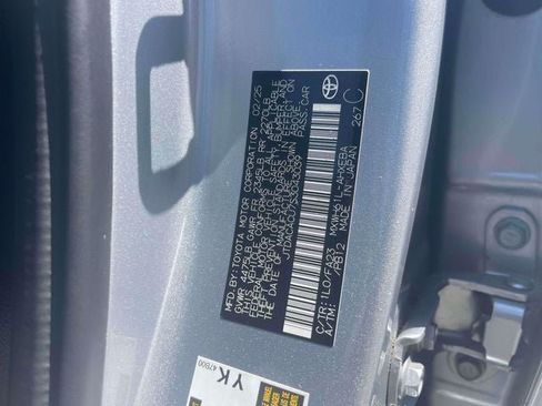 Certified 2025 Toyota Prius Plug-In Hybrid FWD image 19