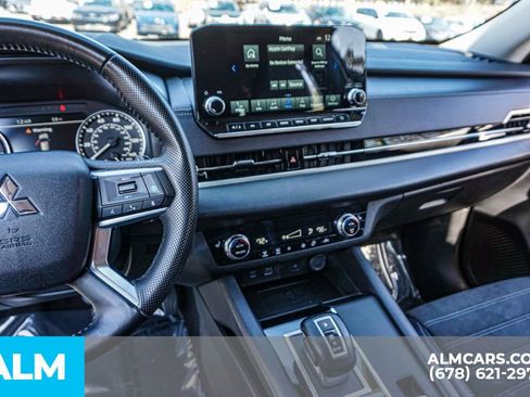 Used 2024 Mitsubishi Outlander SE image 33