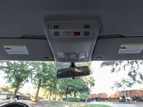 Used 2018 Volkswagen Tiguan SE FWD image 59