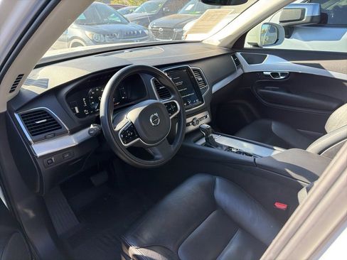 Used 2018 Volvo XC90 T5 Momentum w/ Convenience Package image 11