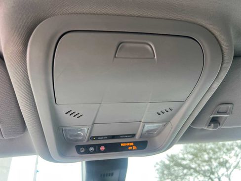 Used 2020 GMC Terrain SLE w/ Driver Convenience Package image 18