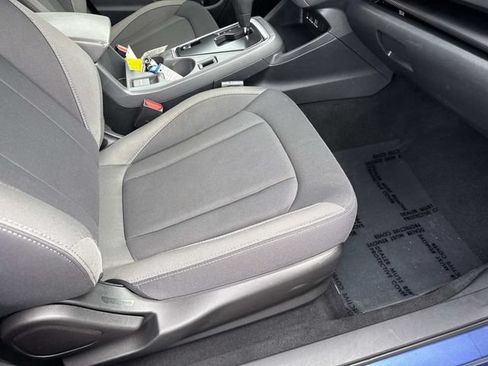 Used 2025 Subaru Crosstrek 2.5i Premium AWD/4WD image 10