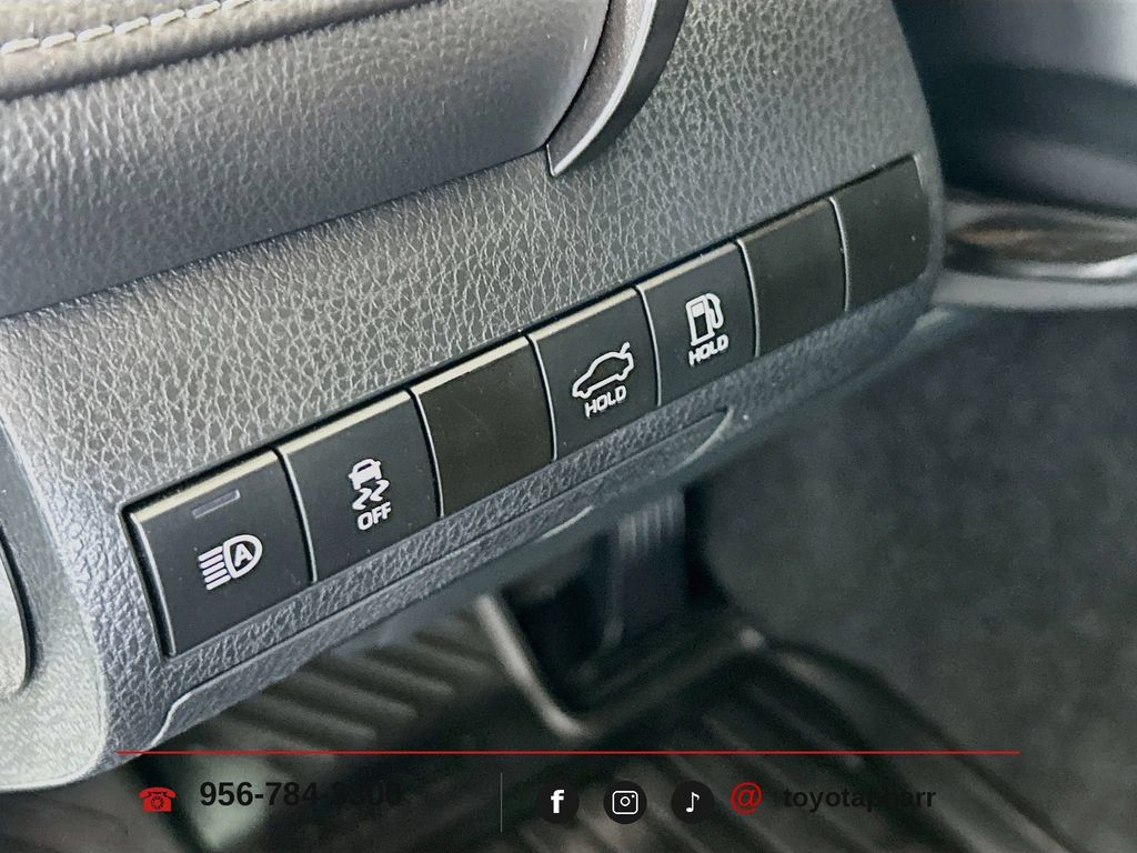 Used 2024 Toyota Camry SE AWD/4WD image 8