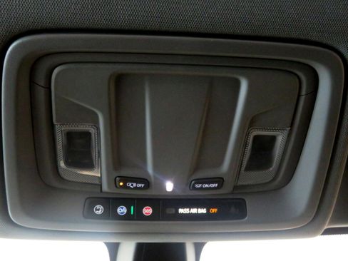 Used 2020 GMC Sierra 1500 SLE image 50