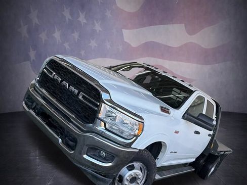 Used 2022 RAM 3500 Tradesman w/ Chrome Appearance Group AWD/4WD image 2