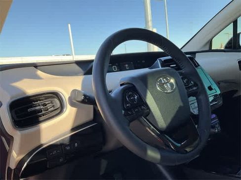 Used 2019 Toyota Prius XLE image 10