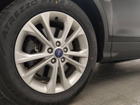 Used 2017 Ford Escape SE image 31