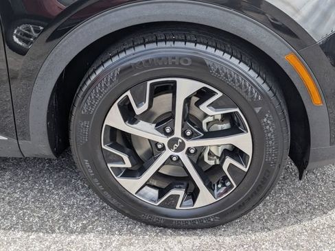 Certified 2025 Kia Sportage EX FWD image 11