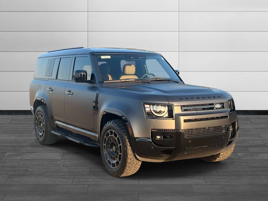 Certified 2026 Land Rover Defender 130 V8 AWD/4WD image 7