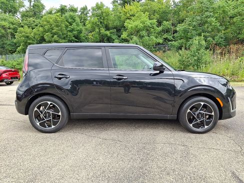 Used 2023 Kia Soul EX FWD image 7
