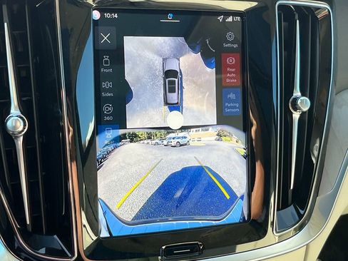 New 2026 Volvo V60 B5 Cross Country Plus w/ Protection Package Premier image 25