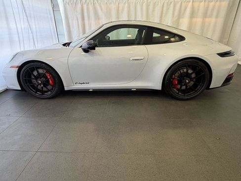 New 2026 Porsche 911 Carrera GTS image 2