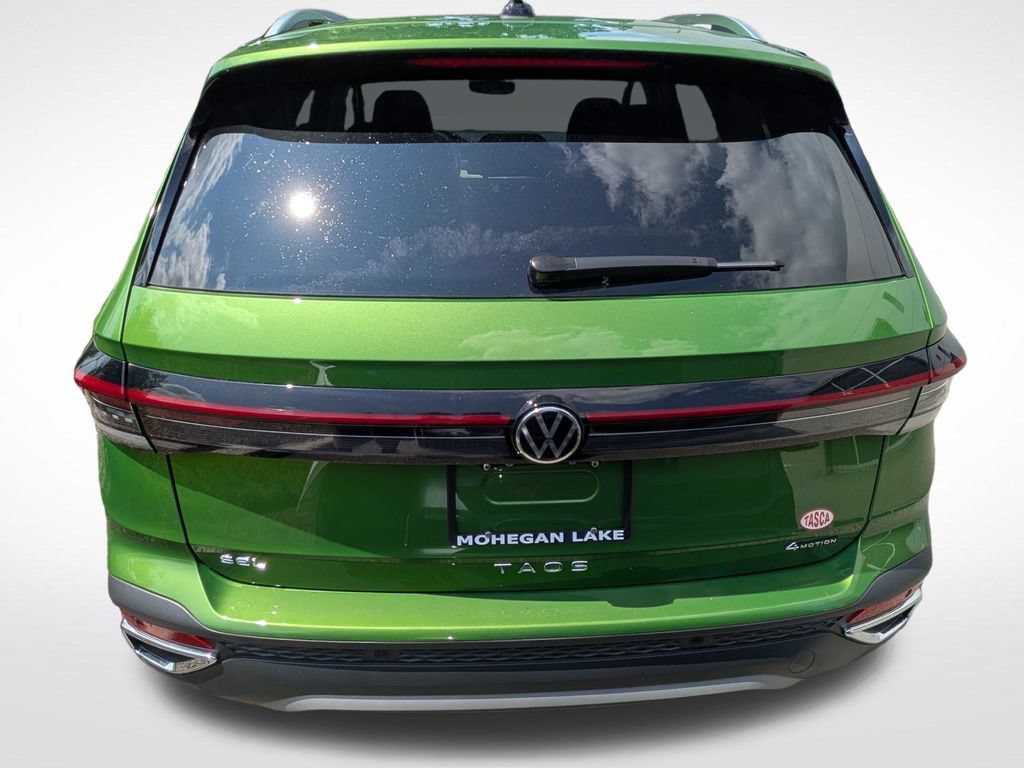 Used 2025 Volkswagen Taos SEL w/ Black Wheel Plus Package AWD/4WD image 5