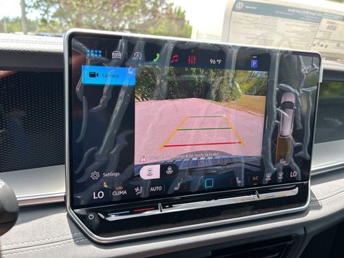 New 2026 Volkswagen Tiguan SE R-Line FWD image 36