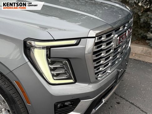Used 2025 GMC Yukon Denali w/ Sun & Power Step Package image 14