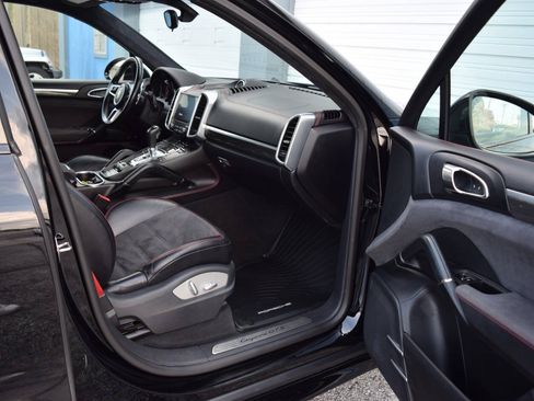 Used 2017 Porsche Cayenne GTS AWD/4WD image 72