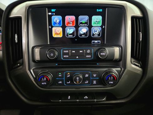 Used 2018 Chevrolet Silverado 1500 LT w/ LT Eassist Package AWD/4WD image 16