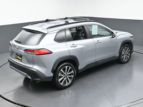 Used 2022 Toyota Corolla Cross XLE w/ Convenience Package image 39