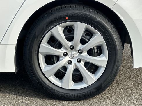 Used 2024 Toyota Corolla LE image 29