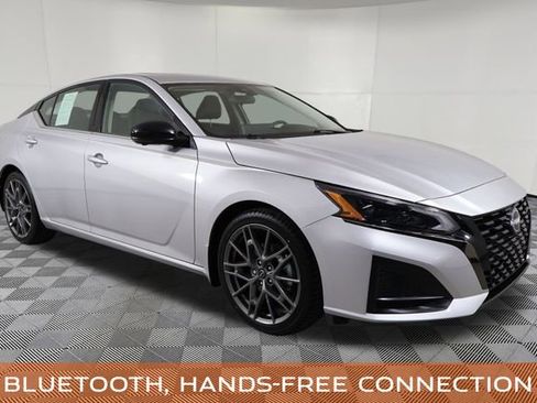 Used 2023 Nissan Altima 2.0 SR image 4