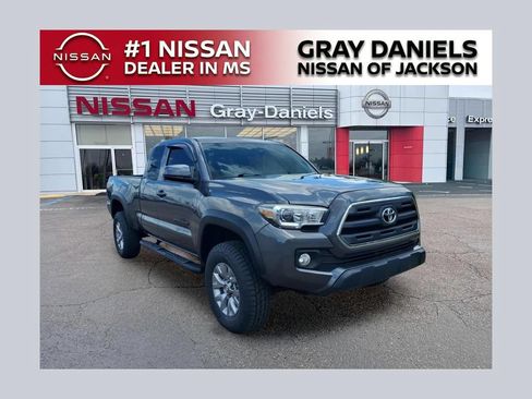 Used 2016 Toyota Tacoma SR5 w/ SR5 Appearance Package (SN) AWD/4WD image 1