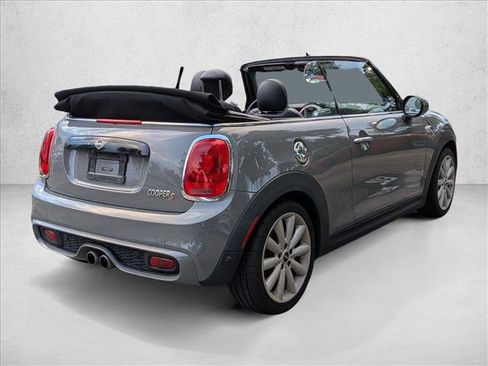 Used 2019 MINI Cooper S w/ Signature Upholstery Package image 5