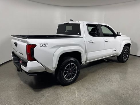 Certified 2025 Toyota Tacoma TRD Sport AWD/4WD image 3