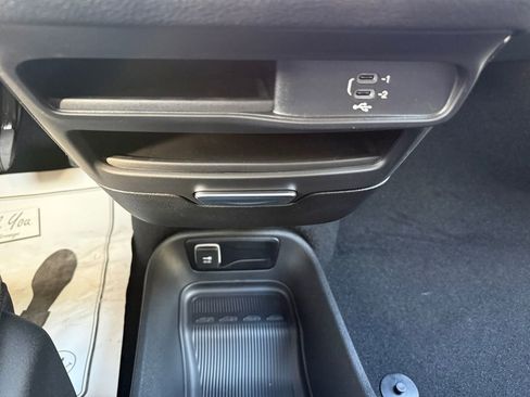 New 2026 Chrysler Pacifica Select FWD image 26