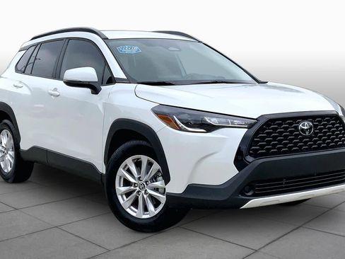 Used 2023 Toyota Corolla Cross LE FWD image 3