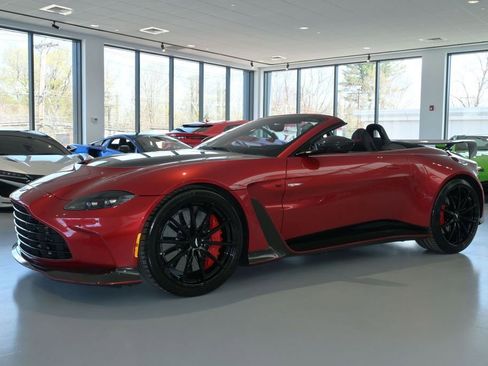 Used 2023 Aston Martin V12 Vantage Roadster image 11