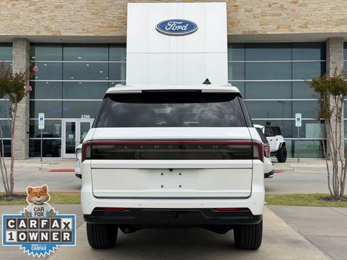 Used 2025 Lincoln Navigator Reserve AWD/4WD image 21