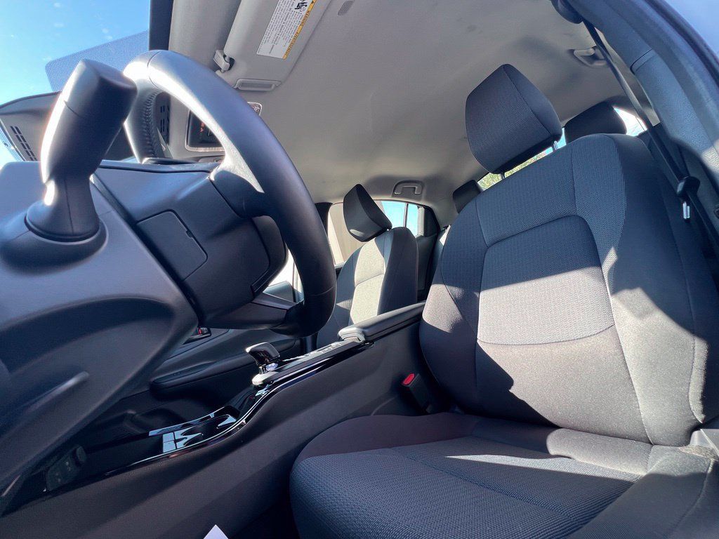 Used 2025 Toyota Prius LE FWD image 14