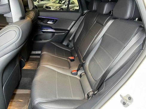 Used 2026 Mercedes-Benz GLC 300 4MATIC image 19