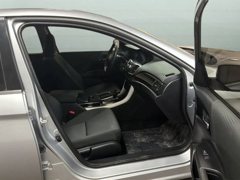 Used 2017 Honda Accord LX image 21