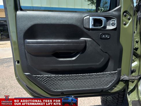 Used 2021 Jeep Gladiator Willys image 22