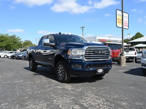 Used 2023 RAM 2500 Limited AWD/4WD image 3