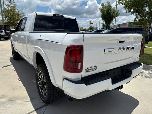 Used 2025 RAM 2500 Limited AWD/4WD image 5