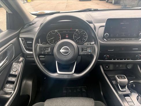 Used 2024 Nissan Rogue SV image 17