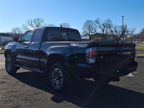 Used 2021 Toyota Tacoma TRD Sport image 5