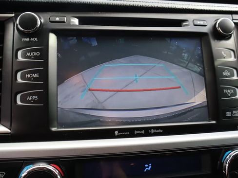 Used 2017 Toyota Highlander XLE image 41