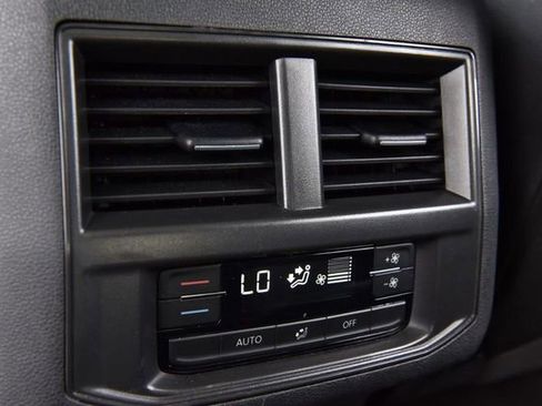 Used 2023 Volkswagen Atlas SE w/ Panoramic Sunroof Package image 23