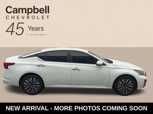 Used 2023 Nissan Altima 2.5 SV FWD image 5